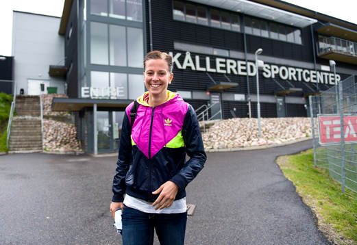  Lotta Schelin utanför Kållered Sportcenter.