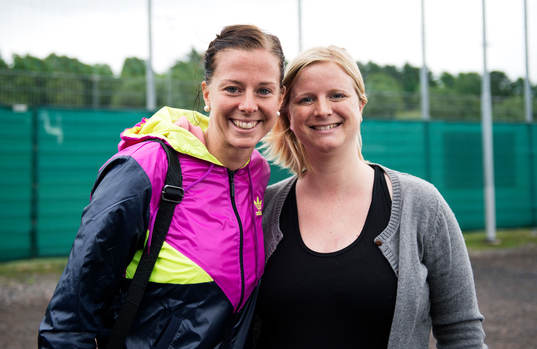  Lotta Schelin tillsammans med sin syster Camilla Schelin.