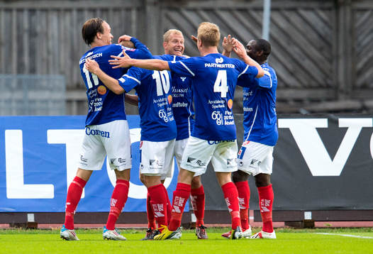 Åtvidabergs Daniel Sjölund gör 0-1 i matchen mellan Häcken och Åtvidaberg 19 juni 2013 i Göteborg och Åtvidaberg jublar.