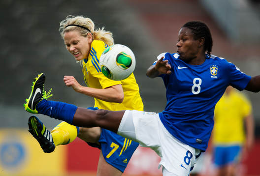 Sveriges Lisa Dahlkvist utmanar Brasiliens Formiga i