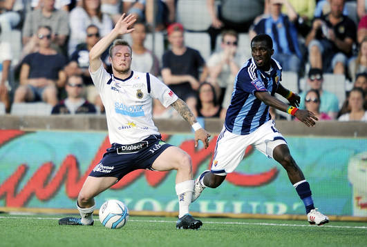 Djurgårdens nr 4 Yussif Chibsah och Gefles nr 7 Alexander