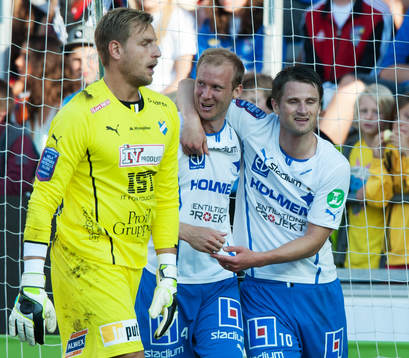  0-2 Andreas Johansson, Norrköping, som grattas av Gunnar Heidar Thorvaldsson