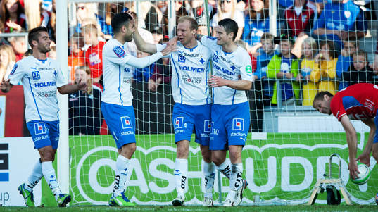  0-2 Andreas Johansson, Norrköping, som grattas av Gunnar Heidar Thorvaldsson