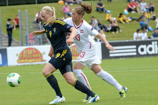 Nyon, 28 Juin 2013; Soccer; UEFA Championship Under 17 Women; Poland - Sweden. Picture show from l. t r. Stina Blackstenius and Patrycja Michalczyk