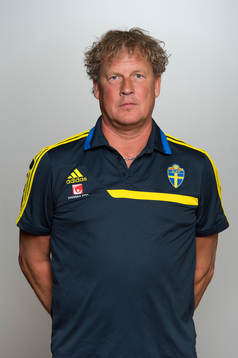 Sveriges målvaktstränare Mikael Olsson fotograferas