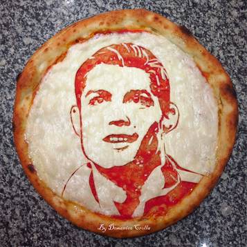  Cristiano Ronaldo - 03.07.2013 - Pizza avec le portrait de Christiano Ronaldo par le restaurateur Domenico Crolla -Glasgow