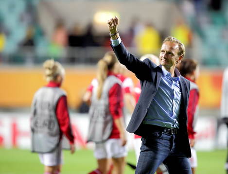 Danmarks tränare Kenneth Heiner-Möller (Møller) i matchen mellan Sverige och Danmark
