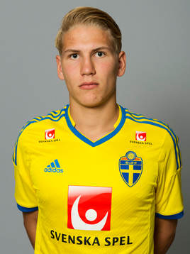 Marcus Peterson Kettler spelar i det svenska P17 landslaget i fotboll, den 10 juli 2013 i Stockholm, Sverige.