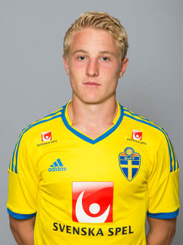 Franz Brorsson spelar i det svenska P17 landslaget i fotboll, den 10 juli 2013 i Stockholm, Sverige.
