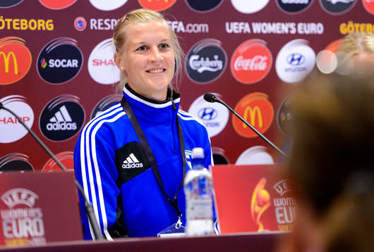 Finlands Sanna Talonen svarar på frågor