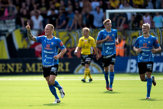 Halmstads Gudjón Baldvinsson jublar