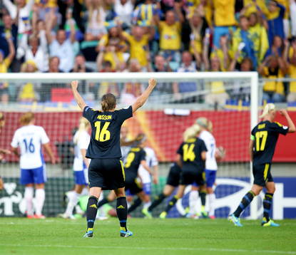 Mål 2-0 av Sveriges Nilla Fischer i matchen mellan Sverige