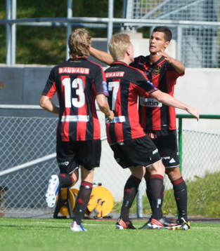 Brommapojkarnas Mauricio Albornoz jublar