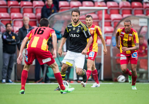 s Helgi Danielsson utmanar i