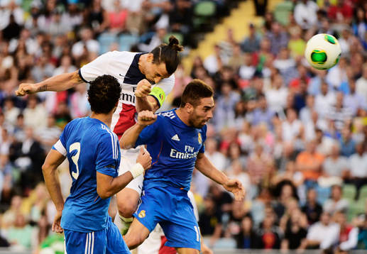 Paris Saint-Germans Zlatan Ibrahimovic vinner en nickduell