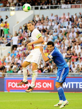 Paris Saint-Germans Zlatan Ibrahimovic  vinner en nickduell