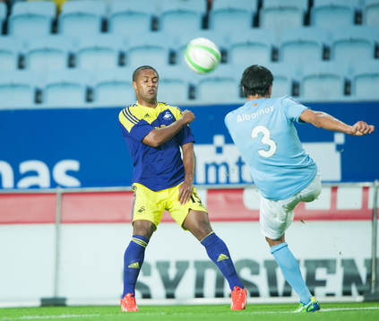  Wayne Routledge, Swansea och Miiko Albornoz, Malmö