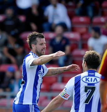 0-2 mÂlet med Gˆteborgs nr 21 Pontus Farnerud, han jublar