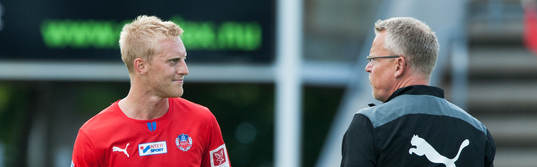   Peter Larsson, Helsingborg och Jan Andersson, tränare, Norrköping i den allsvenska matchen mellan Helsingborg och Norrköping.