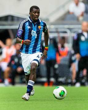 Djurgårdens Yussif Chibsah med bollen