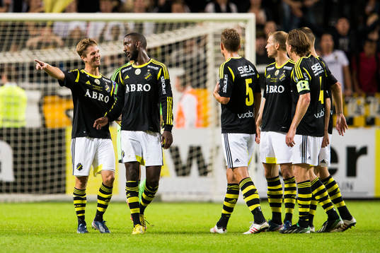AIKs Martin Lorentzson och Henok Goitom glädjs åt vinsten
