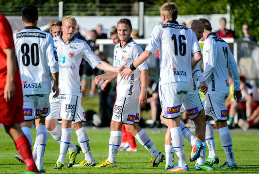 Kalmar firar efter 0-1 av Mats Solheim (m)