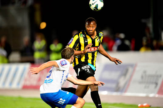 Häckens Carlos Strandberg nickar