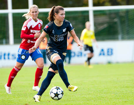 Ramona Bachman rullar bollen