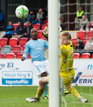 Friläge Tokelo Rantie, Malmö FF, mot Joakim Wulff,
