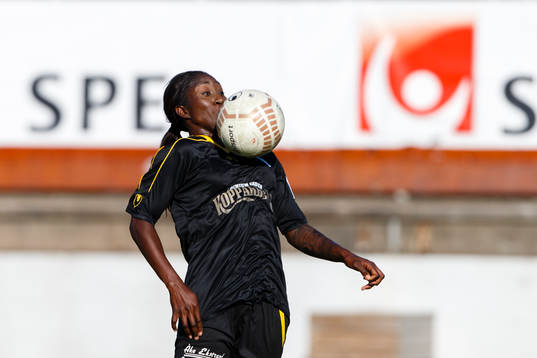 Kopparberg Göteborgs Anita Asante med bollen