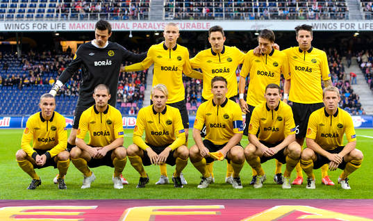 (bakre raden) Elfsborgs målvakt Kevin Stuhr-Ellegaard,