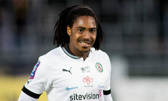 Örebros Ayanda Nkili