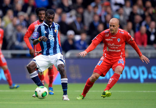 Djurgårdens Yussif Chibsah och Åtvidabergs Daniel Sjölund