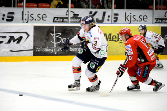 Djurgårdens Samuel Lofquist och Almtunas Martin Karlsson