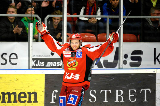 Almtunas Victor Rollin-Carlsson jublar