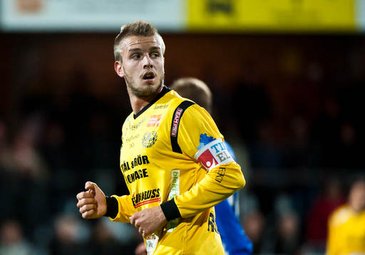  Mjällbys Simon Nilsson med tipselit bindel