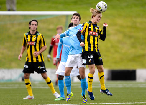 Nickduell mellan Malmös Erdal Rakip och Häckens Adam Andersson