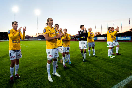 Falkenberg och Tobias Karlsson tackar publiken