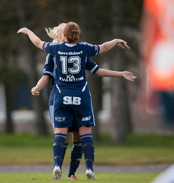  FC Hessleholm jublar över 1-1 i dammatchen i division 1 mellan FC Hessleholm och Kungsbacka 6 oktober 2013.