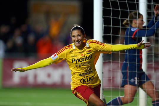 Tyresös  Christen Press, jublar efter 2-1 målet
