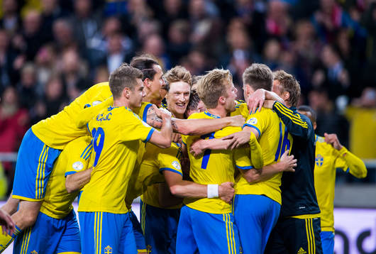 Segerjubel i Sverige på slutsignal i fotbollsmatchen i VM-kvalet mellan Sverige och Österrike den 11 oktober 2013 i Stockholm.