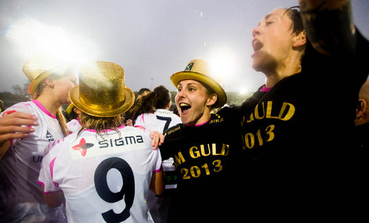 LdB Malmös Therese Sjögran och Manon Melis jublar