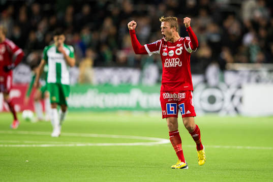 Degerfors Daniel Sundgren jublar
