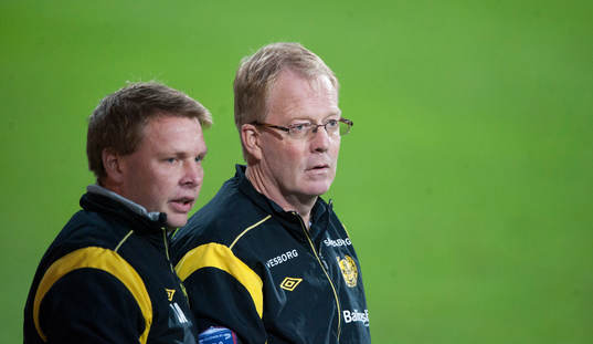  Mjällbys tränarteam Jonas Andersson och Lars Jacobsson  i den allsvenska matchen mellan Mjällby och IFK Göteborg 27 oktober 2013.