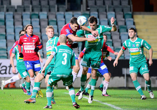 Örgrytes David Leinar nickar in bollen till 1-0