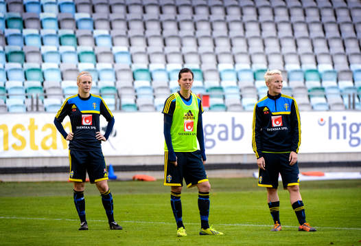 Sveriges Amanda Ilestedt, Lotta Schelin och Nilla Fischer