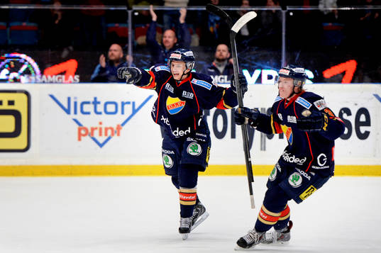 Djurgårdens Markus Ljungh och Samuel Lofquist jublar