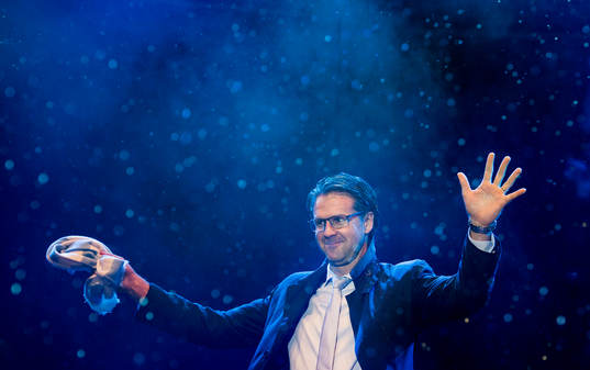 Malmös tränare Rikard Norling när Malmö FF och LDB Malmö firar SM-guld den 4 november 2013 på Stortorget i Malmö.