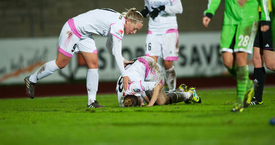 Fair play, skadad spelare, Malmös Elin Rubensson tröstar