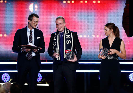 Sladjan Osmanagic med Årets tränare i svensk damfotboll är Jonas Eidevall, LdB FC Malmö och Årets genombrott dam fick Jessica Samuelsson, Linköpings FC